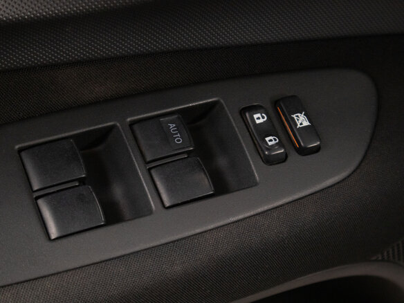 2007 Toyota Auris I, серебристый - вид 13