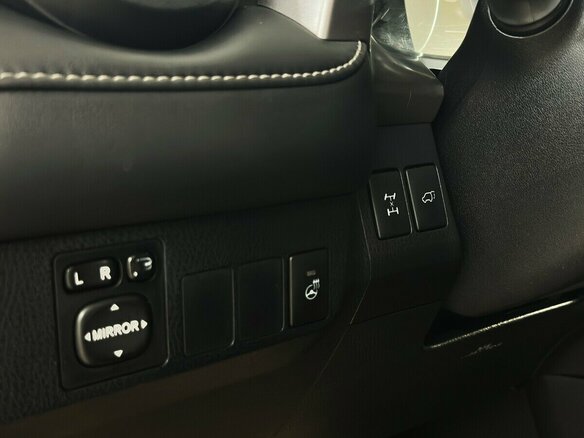 2016 Toyota RAV4 IV (XA40) Рестайлинг, белый - вид 9