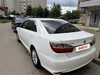 2015 Toyota Camry VII (XV50) Рестайлинг, белый, 1990000 рублей, вид 5