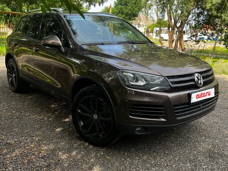 2010 Volkswagen Touareg II, чёрный, 2000000 рублей, вид 2