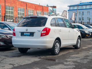 2010 Skoda Fabia II Рестайлинг, белый, 469000 рублей, вид 5
