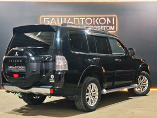 2017 Mitsubishi Pajero IV Рестайлинг 2, чёрный, 2449000 рублей, вид 4