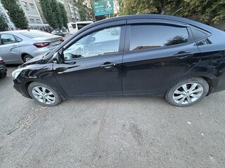 2013 Hyundai Solaris I, чёрный, 1250000 рублей, вид 3
