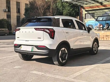 2024 Geely Geometry E 39.4 kWh, белый, 1447007 рублей, вид 5