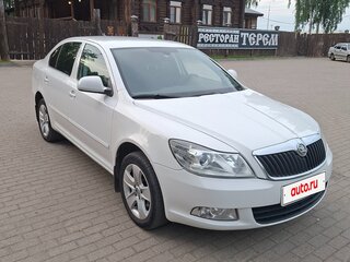 2013 Skoda Octavia II (A5) Рестайлинг, белый, 849000 рублей, вид 4