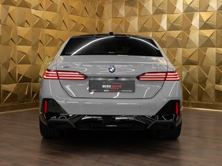 2024 BMW 5 серии 530i xDrive VIII (G60/G61/G68), серый, 8290000 рублей, вид 4