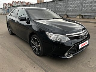 2016 Toyota Camry VII (XV50) Рестайлинг, чёрный, 2090000 рублей, вид 2
