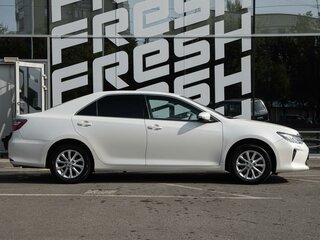 2015 Toyota Camry VII (XV50) Рестайлинг, белый, 2100000 рублей, вид 5