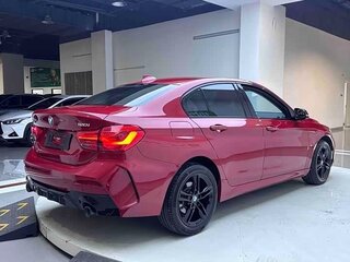 2023 BMW 1 серии 120i III (F52) Рестайлинг, красный, 1900333 рублей, вид 3