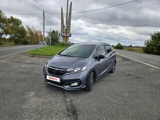 2018 Honda Fit III Рестайлинг, серый, 925000 рублей, вид 4