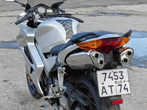 2002 Honda VFR 800, серебристый, 580000 рублей - вид 5