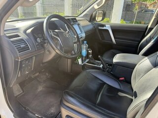 2019 Toyota Land Cruiser Prado 150 Series Рестайлинг 2, белый, 5650000 рублей, вид 5