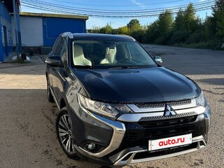2020 Mitsubishi Outlander III Рестайлинг 3, синий, 2550000 рублей, вид 2