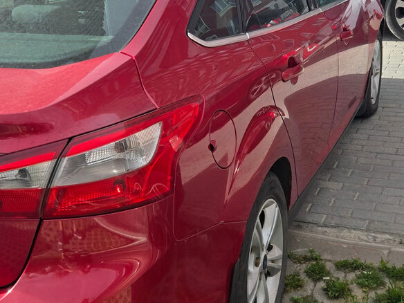 2013 Ford Focus III, красный - вид 3