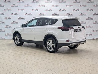 2017 Toyota RAV4 IV (XA40) Рестайлинг, белый, 2149000 рублей, вид 4