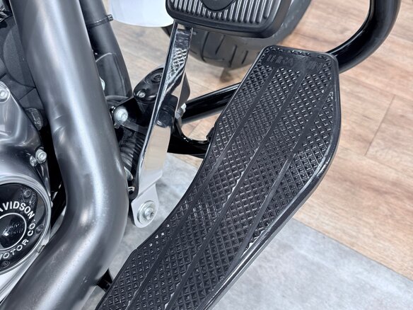 2011 Harley-Davidson Fat Boy, белый, 1399000 рублей - вид 30