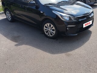 2019 Kia Rio IV, чёрный, 1700000 рублей, вид 4