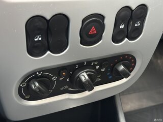 2012 Renault Sandero I, белый, 600000 рублей, вид 4