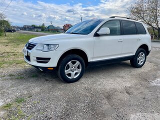 2008 Volkswagen Touareg I Рестайлинг, белый, 1250000 рублей, вид 1