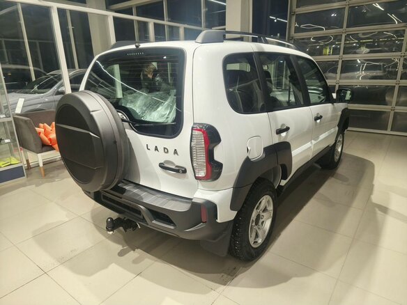 2026 Lada (ВАЗ) Niva Travel I Рестайлинг, белый, 1603000 рублей - вид 8