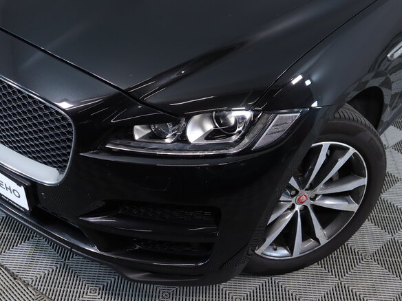 2016 Jaguar F-Pace I, чёрный, 2360000 рублей - вид 9