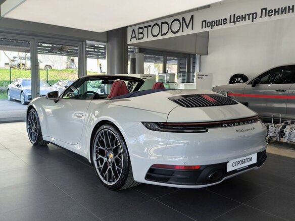 2020 Porsche 911 Carrera 4S VIII (992), серый, 13300000 рублей - вид 10