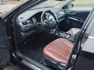 2016 Toyota Camry VII (XV50) Рестайлинг, чёрный, 1650000 рублей, вид 4
