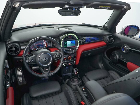 2019 Mini Cabrio JCW John Cooper Works III Рестайлинг, красный, 3149077 рублей - вид 6