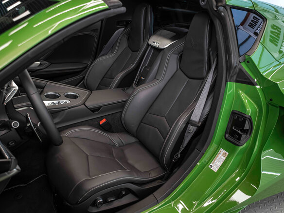2026 Chevrolet Corvette Stingray C8, зелёный, 15627588 рублей - вид 27