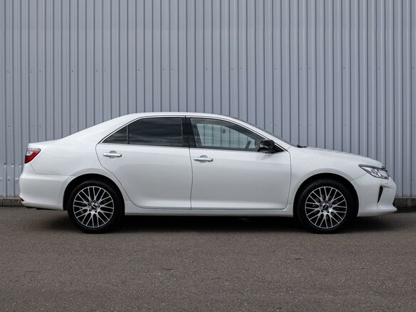 2016 Toyota Camry VII (XV50) Рестайлинг, белый, 2639000 рублей - вид 4