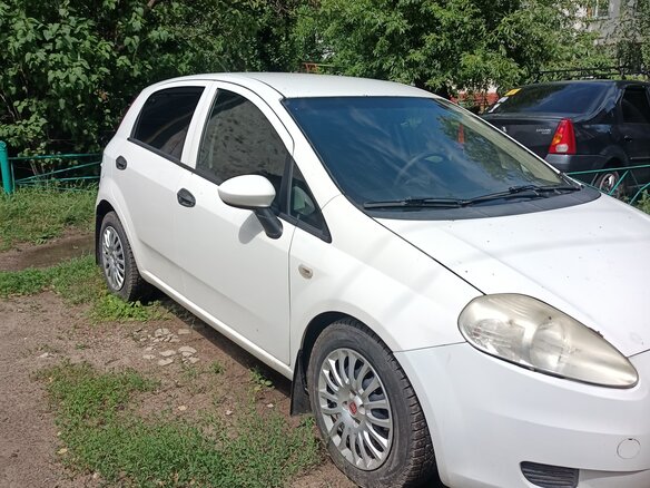 2008 Fiat Punto III Grande Punto, белый, 250000 рублей - вид 2