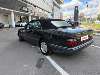 1993 Mercedes-Benz E-Класс 220 I (W124), чёрный, 2700000 рублей, вид 5