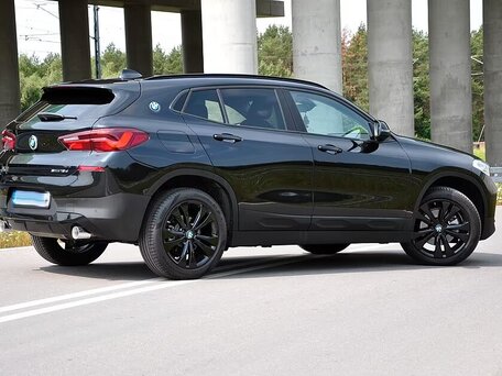 2022 BMW X2 sDrive18d I (F39), чёрный, 3613000 рублей, вид 2