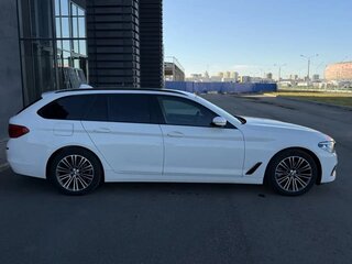 2018 BMW 5 серии 520d xDrive VII (G30/G31/G38), белый, 2400000 рублей, вид 3