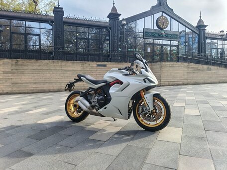 2021 Ducati Supersport, белый, 1450000 рублей, вид 2