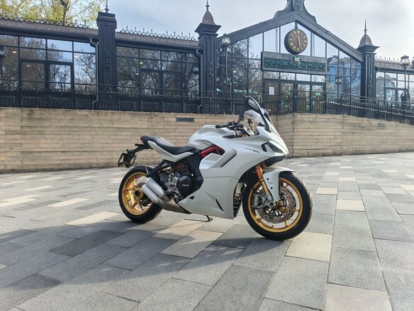 2021 Ducati Supersport, белый, 1450000 рублей - вид 1