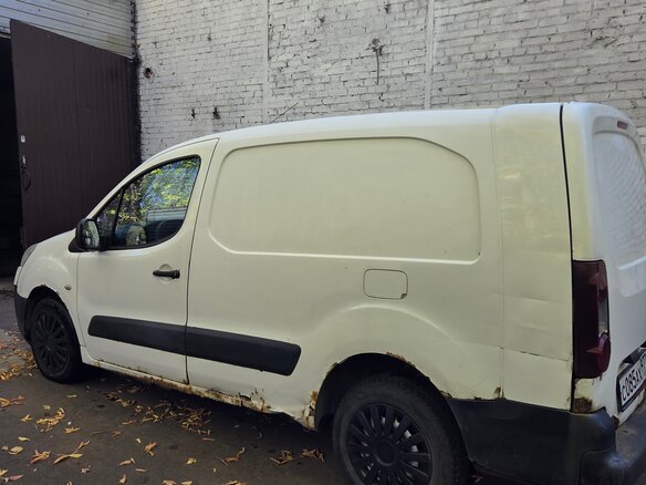 2012 Peugeot Partner, белый, 320000 рублей - вид 4