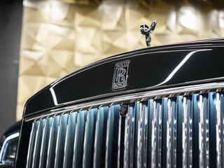 2026 Rolls-Royce Cullinan Black Badge I Рестайлинг (Series II), чёрный, 71000000 рублей, вид 5