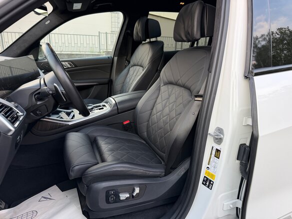 2023 BMW X7 40i I (G07) Рестайлинг, белый, 11200000 рублей - вид 11