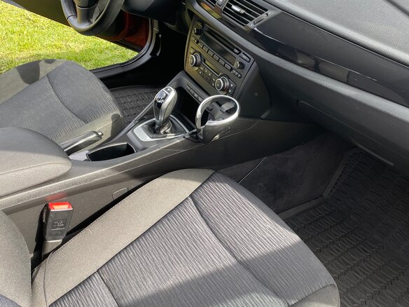 2012 BMW X1 20i I (E84), пурпурный, 1100000 рублей - вид 4