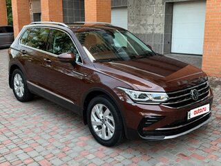 2021 Volkswagen Tiguan II Рестайлинг, коричневый, 2800000 рублей, вид 3