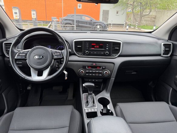 2019 Kia Sportage IV Рестайлинг, чёрный, 1790000 рублей - вид 6