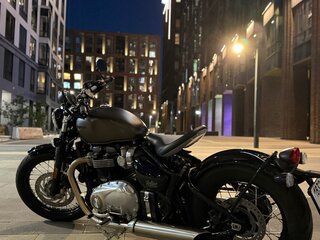 2017 Triumph Bonneville Bobber, серый, 1250000 рублей, вид 4