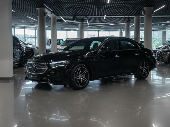 2026 Mercedes-Benz E-Класс 300 VI (W214, S214), чёрный