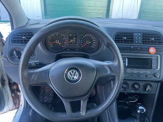 2019 Volkswagen Polo V Рестайлинг, белый, 515000 рублей, вид 3
