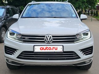 2017 Volkswagen Touareg II Рестайлинг, белый, 3500000 рублей, вид 3