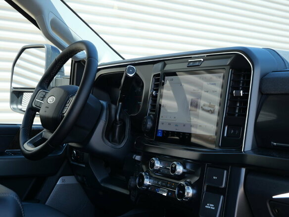 2025 Ford F-250, серебристый, 15980000 рублей - вид 28