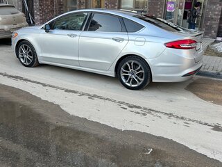 2017 Ford Fusion (North America) II Рестайлинг, серебристый, 1200000 рублей, вид 2