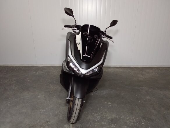 2025 Honda PCX 160, чёрный, 399000 рублей - вид 6