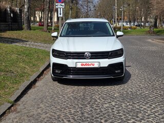 2017 Volkswagen Tiguan II, белый, 2290000 рублей, вид 2